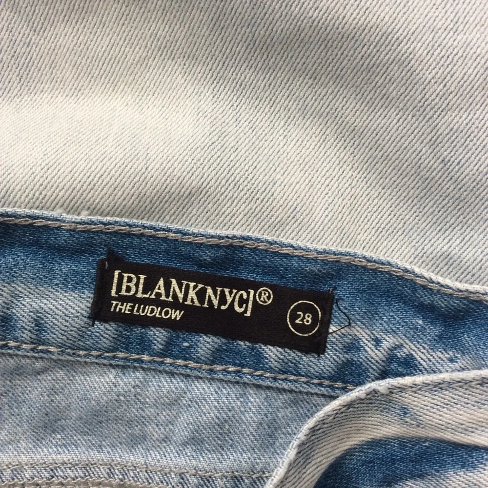 BlankNYC Ludlow Crop Girlfriend Jeans
